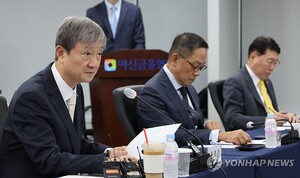 '제2 <b>해킹</b>' 주인공 될라…카드사 보안 총력전
